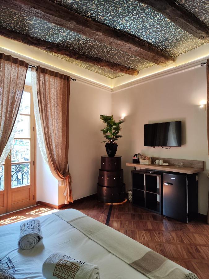 Palazzo Il Convento Luxury Umberto I Bed & Breakfast Наполи Екстериор снимка