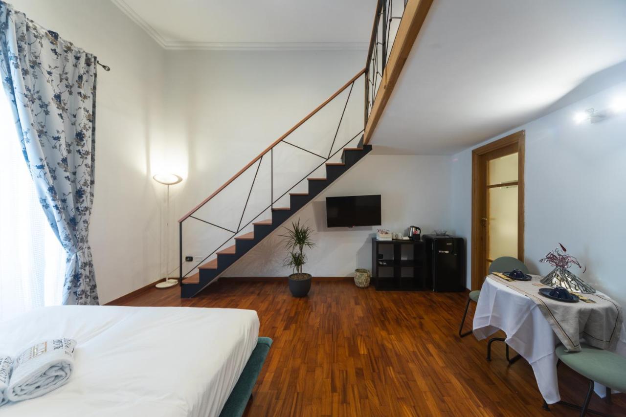 Palazzo Il Convento Luxury Umberto I Bed & Breakfast Наполи Екстериор снимка